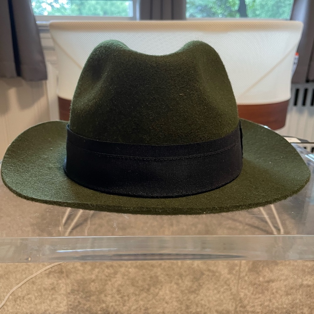 NWT THE KOOPLES classic wool felt hat with skull. Unisex. Made in France.